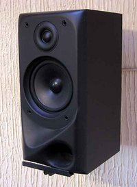 Wall-mounted loudspeaker