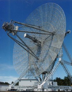 This long range radar antenna (approximately 40m (130ft) in diameter) rotates on a track to observe activities near the horizon.