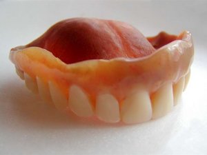 Upper jaw dentures